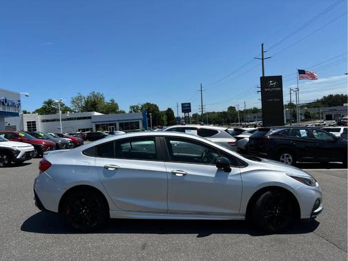 Silver Ice Metallic 2018 Chevrolet Cruze LT