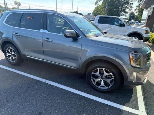 Everlasting Silver 2020 Kia Telluride EX