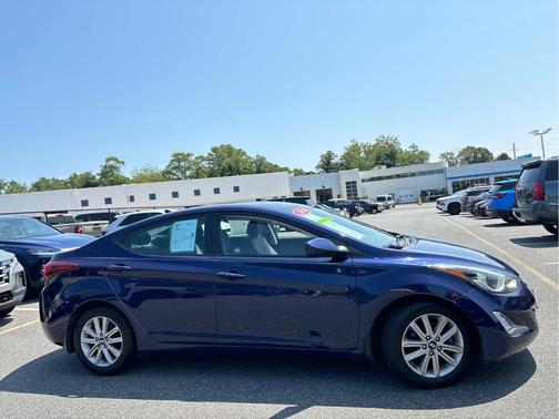 2014 Hyundai ELANTRA SE