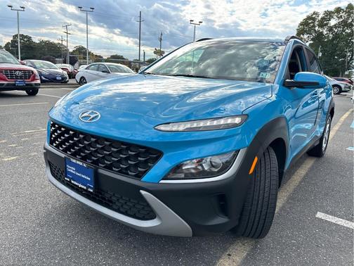 2022 Hyundai KONA SEL