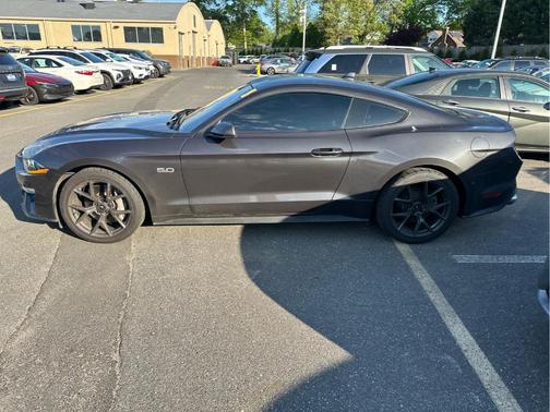 Dark Matter Gray Metallic 2022 Ford Mustang GT