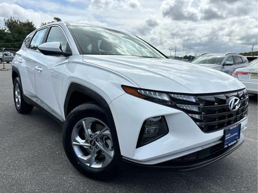 2023 Hyundai TUCSON SE