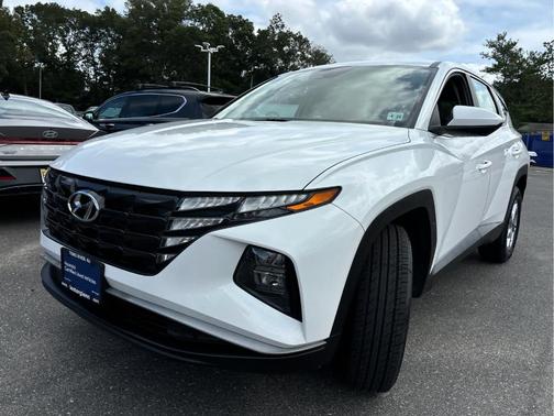 2023 Hyundai TUCSON SE