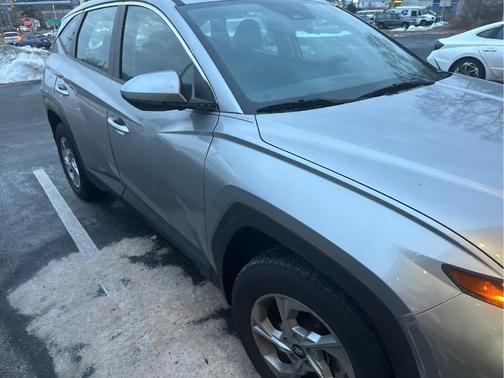 2023 Hyundai TUCSON SE