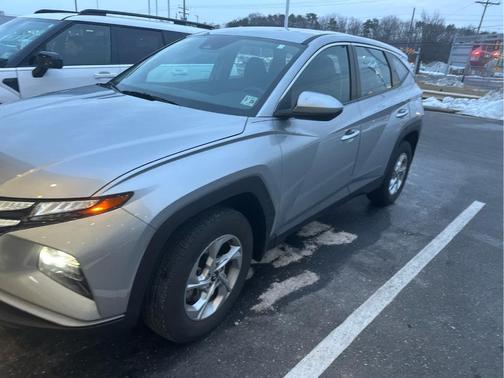 2023 Hyundai TUCSON SE