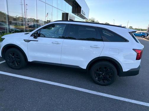 Glacial White Pearl 2021 Kia Sorento S