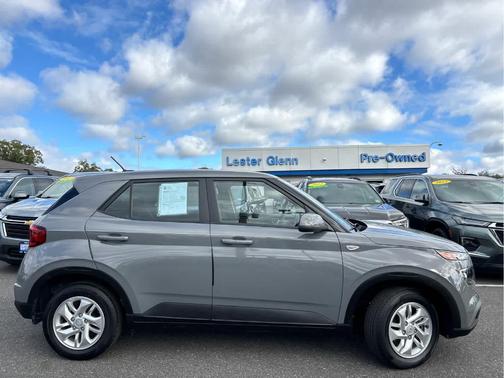 2023 Hyundai VENUE SE