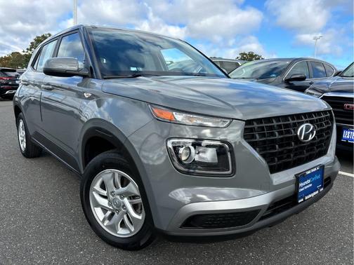 2023 Hyundai VENUE SE