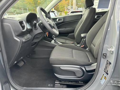 2023 Hyundai VENUE SE