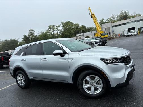 2022 Kia Sorento LX