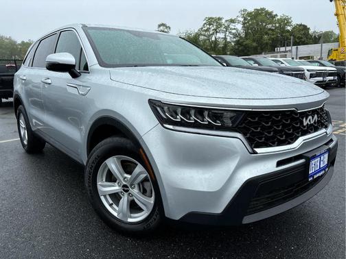 2022 Kia Sorento LX