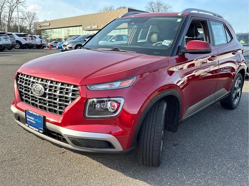 2023 Hyundai VENUE Limited