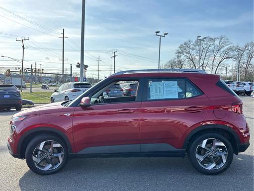 2023 Hyundai VENUE Limited