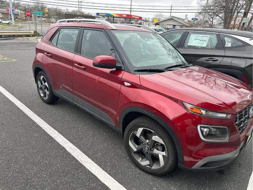 2023 Hyundai VENUE Limited