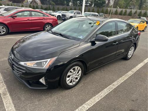 Phantom Black 2019 Hyundai ELANTRA SE