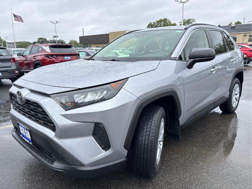 2020 Toyota RAV4 LE