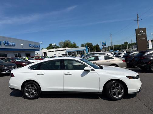 Platinum White Pearl 2024 Honda Accord EX