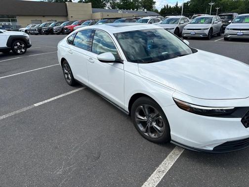 Platinum White Pearl 2024 Honda Accord EX