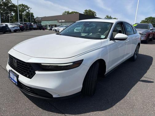Platinum White Pearl 2024 Honda Accord EX