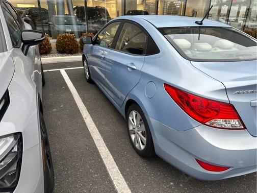 2012 Hyundai Accent GLS