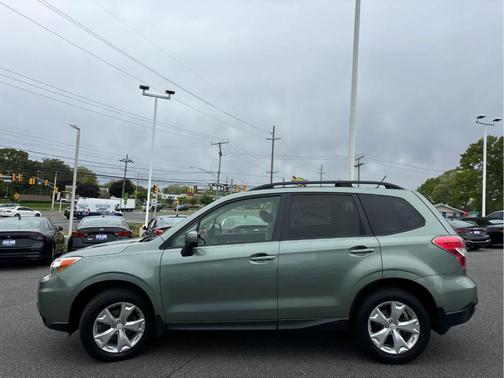 Jasmine Green Metallic 2014 Subaru Forester 2.5i Premium