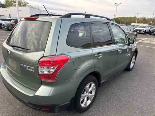 Jasmine Green Metallic 2014 Subaru Forester 2.5i Premium