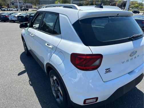 Ceramic White 2021 Hyundai VENUE SEL