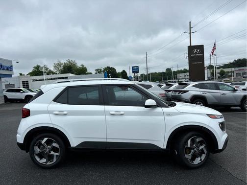 Ceramic White 2021 Hyundai VENUE SEL