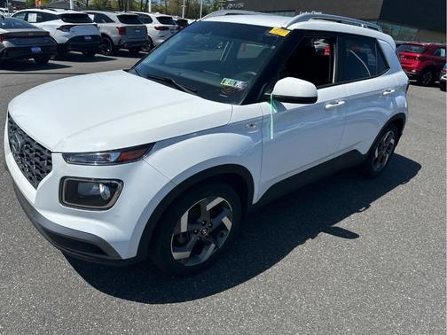 Ceramic White 2021 Hyundai VENUE SEL
