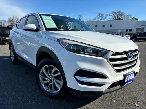 2018 Hyundai TUCSON SE