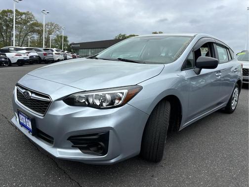 Ice Silver Metallic 2018 Subaru Impreza 2.0i