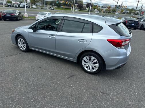 Ice Silver Metallic 2018 Subaru Impreza 2.0i