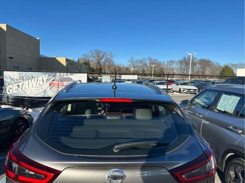 2022 Nissan Rogue Sport SL