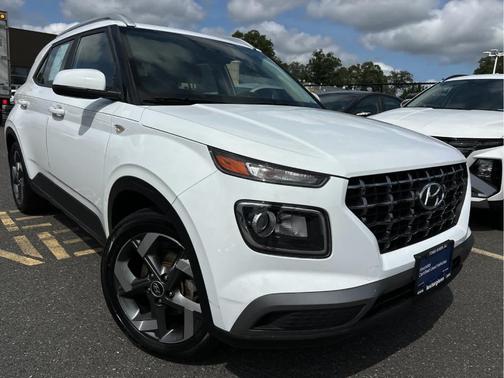2023 Hyundai VENUE SEL