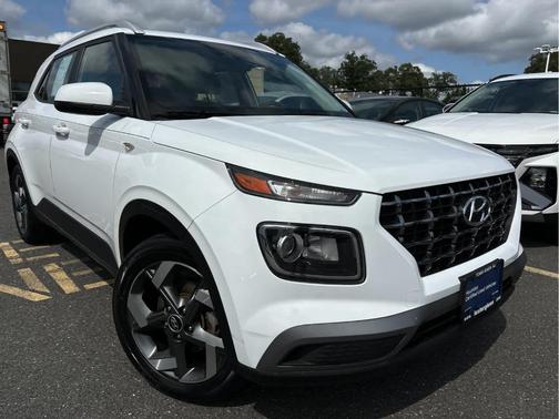 2023 Hyundai VENUE SEL