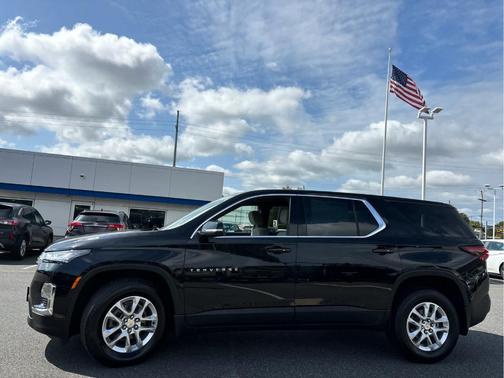 2023 Chevrolet Traverse LS