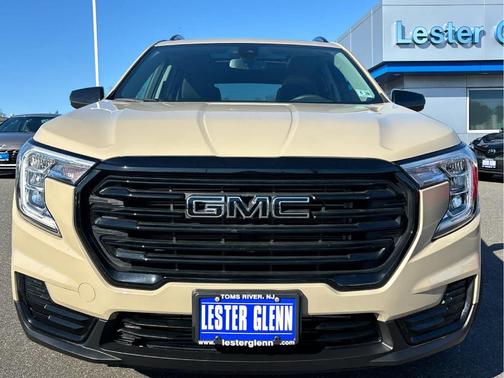 Desert Sand Metallic 2023 GMC Terrain SLE