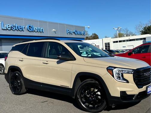 Desert Sand Metallic 2023 GMC Terrain SLE