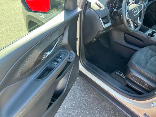 Desert Sand Metallic 2023 GMC Terrain SLE