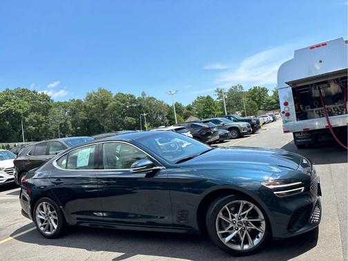 2022 Genesis G70 2.0T
