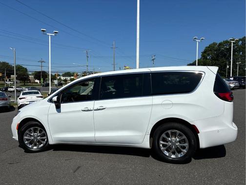 Bright White Clearcoat 2023 Chrysler Pacifica Touring-L