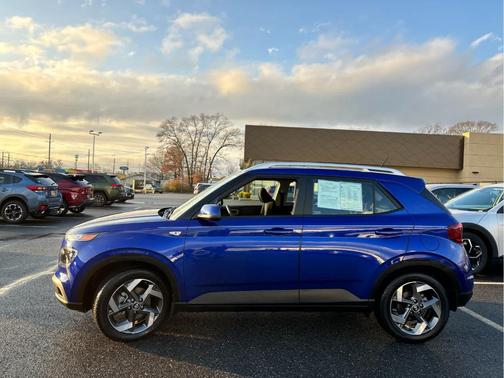 2023 Hyundai VENUE SEL