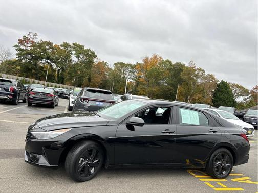 2023 Hyundai ELANTRA HEV Blue