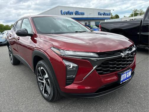 Crimson Metallic 2024 Chevrolet Trax 1RS