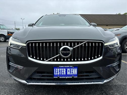 2022 Volvo XC60 B5 Inscription