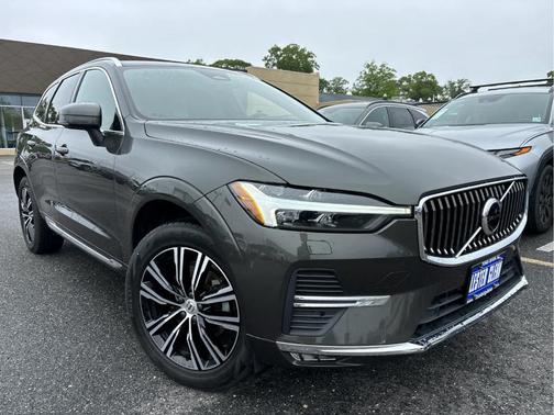 2022 Volvo XC60 B5 Inscription