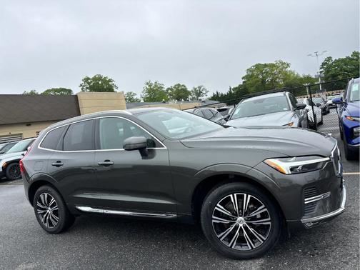 2022 Volvo XC60 B5 Inscription