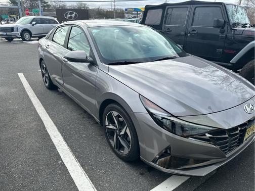 2023 Hyundai ELANTRA Limited