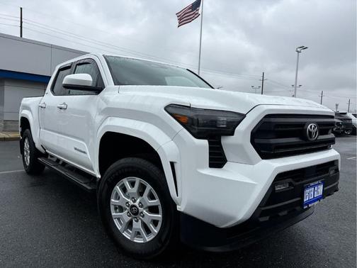 2025 Toyota Tacoma SR