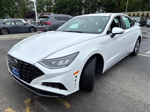 2022 Hyundai SONATA SEL